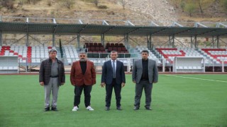 Besni sentetik çim yüzeyli futbol sahası yenilendi