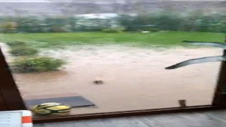 Beykoz Rivada aşırı yağıştan dolayı evleri su bastı