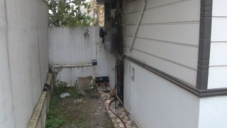 Beylikdüzünde ev yangını: 3 kişi mahsur kaldı