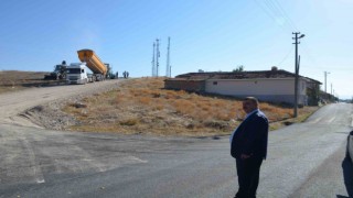 Beylikovada sıcak asfalt ve çevre düzenleme çalışmaları tamamlandı