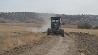 Beylikovadaki 25 mahallenin yolları onarıldı