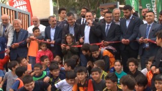 Beyoğlu İstiklal Mahalle Bahçesi açılışında onlarca fidan dikildi