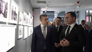 Beyoğlunda Atatürkün fotoğraflarından oluşan “Efendiler” sergisi açıldı