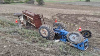 Bilecikte kontrolden çıka traktör devrildi: 1 ölü, 1 yaralı
