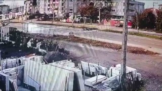 Bölünmüş yolda refüjden geçmeye kalktı, kazaya sebep oldu