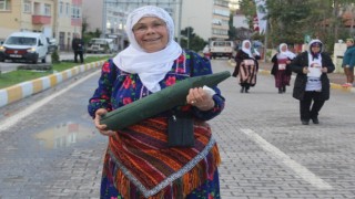 Böyle bir maraton görülmedi, temsili top mermileri ile koştular