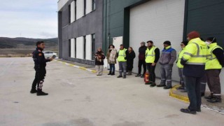 Bozüyük Belediyesi İtfaiyesinden fabrikada yangın eğitimi