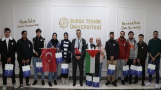 BTÜ yönetimi Filistinli öğrencilerle bir araya geldi