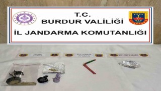 Burdurda jandarma ekiplerinden uyuşturucu operasyonu: 2 şahıs tutuklandı