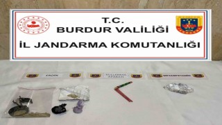 Burdurda jandarmadan uyuşturucu ve kaçakçılık operasyonu