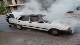 Burdurda seyir halinde iken yanan otomobil kullanılamaz hale geldi