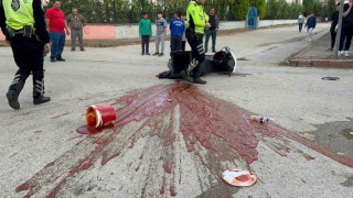 Bursada kazada motosiklet sürücüsü yaralandı, ketçaplar yola saçıldı