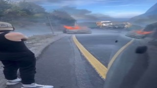 Bursada otomobil alev alev yandı
