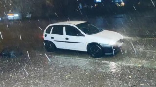 Bursa'da sağanak yağış ve dolu böyle görüntülendi