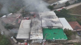Bursada sünger imalat ve depolama tesisi alev alev yandı