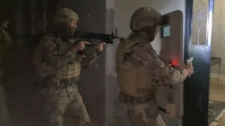 Bursada uyuşturucu satıcılarına helikopter destekli şafak operasyonu...64 gözaltı