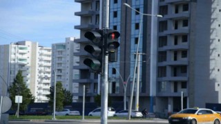 Büyükşehir Belediyesi, yol ve yaya güvenliği için sinyalizasyon sistemlerini artırıyor