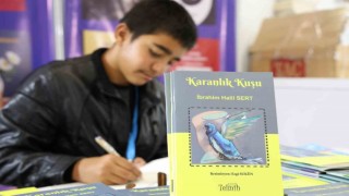 Çadır kentte 13 yaşında kitap yazdı
