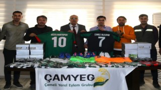 Çameli Belediyesinden spor kulüplerine malzeme desteği