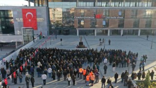 Çanakkale Belediyesi çalışanları, 100üncü Yıl Meydanında Atatürkü andı