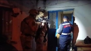 Çanakkale İl Jandarma Komutanlığından dev göçmen kaçakçılığı operasyonu