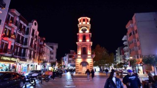 Çanakkalenin sembolleri farkındalık için turuncu yandı