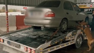 Çekici üzerinde kaza süsü verilmiş otomobilde 75 kilo 750 gram uyuşturucu ele geçirildi