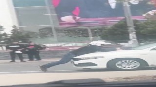 Çekmeköyde ilginç tartışma: Tartıştığı sürücü gitmesin diye otomobilin üstüne yattı
