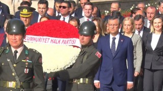CHP Genel Başkanı Özel, Anıtkabir'i Ziyaret Etti