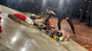 CHP Genel Başkanı Özgür Özel Anıtkabiri ziyaret etti