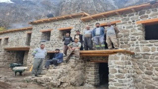 Çukurcadaki tarihi taş evleri restorasyon çalışmaları sona erdi