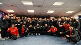 Cumhurbaşkanı Erdoğan, A Milli Futbol Takımını telefonla tebrik etti