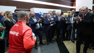 Cumhurbaşkanı Erdoğan, Avrupa Şampiyonu olan Down Sendromlu Futsal Milli Takımı oyuncularıyla bir araya geldi