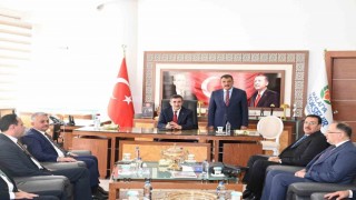 Cumhurbaşkanı Yardımcısı Cevdet Yılmazdan Başkan Gürkana övgü