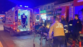 D-100de tır ile otomobil çarpıştı : 2 yaralı