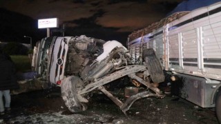 D-650de tekeri patlayan tır karşı şeride geçti: Faciadan dönüldü