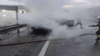 D100 otomobil alev alev yandı