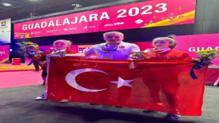 Denizlili antrenörün halterci kızları Meksikada altın madalya kazandı