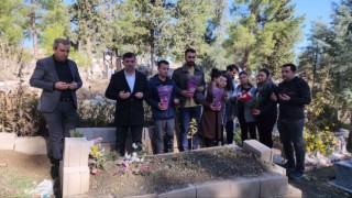 Deprem şehidi öğretmenler mezarları başında anıldı