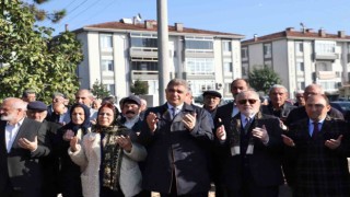 Depremde hasar gören cami