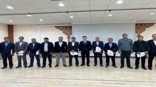 Depremin yaralarını sarmaya destek veren muhtarlara teşekkür belgesi