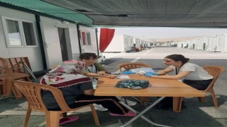 DEÜ Malatyada depremzedeleri yalnız bırakmıyor