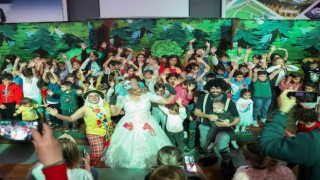 Didimli çocuklar, çocuk tiyatrosuyla eğlendi