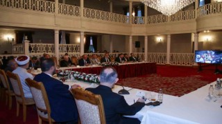 Diyanet İşleri Başkanı Erbaş gayrimüslim dini cemaat ve vakıf temsilcileriyle bir araya geldi
