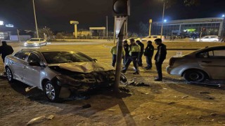 Diyarbakırda kırmızı ışık ihlali kaza getirdi: 1i çocuk 5 yaralı