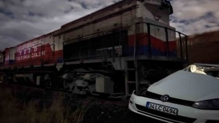 Diyarbakırda lokomotif otomobile çarptı: 2si ağır 5 yaralı