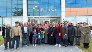 Doğalgaza kavuşamayan mahalleli Enerya önünde eylem yaptı