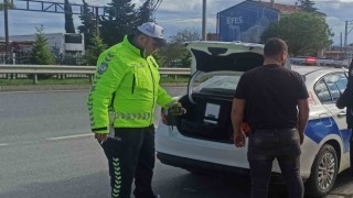 ‘Dur ihtarına uymayan sürücü polisten kaçamadı