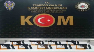 Durdurulan araçtan 9 tabanca çıktı