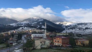 Dürtmen Dağına mevsimin ilk karı düştü